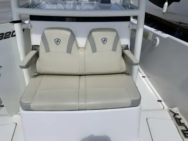 Century 3200 Center Console