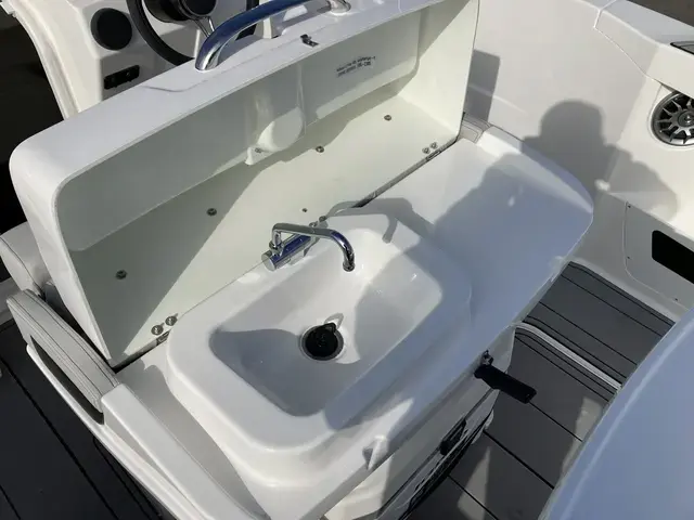 Karnic Boats SL601 center console 2023