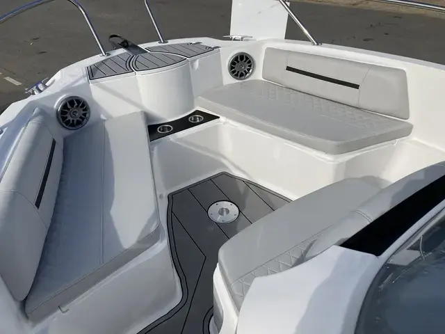 Karnic Boats SL601 center console 2023