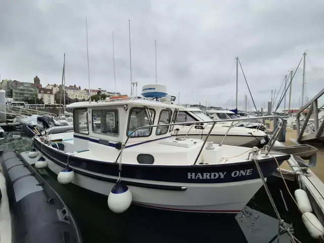 Hardy 24 Extended Wheelhouse