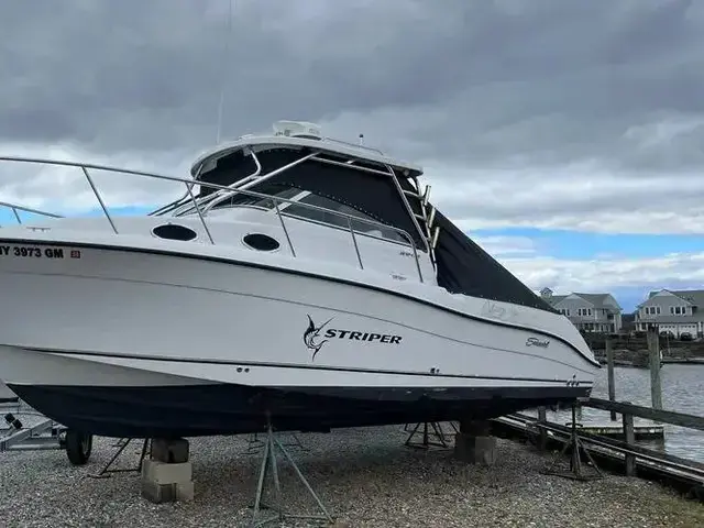 Seaswirl Striper 2901 for sale in United States of America for $59,900 (£46,023)