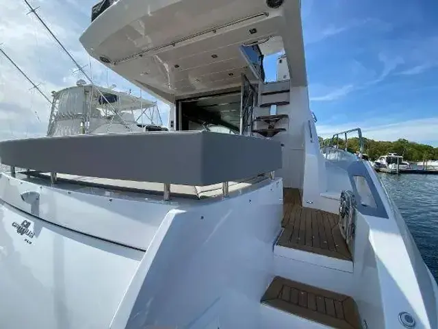 Cruisers Yachts 60 Fly