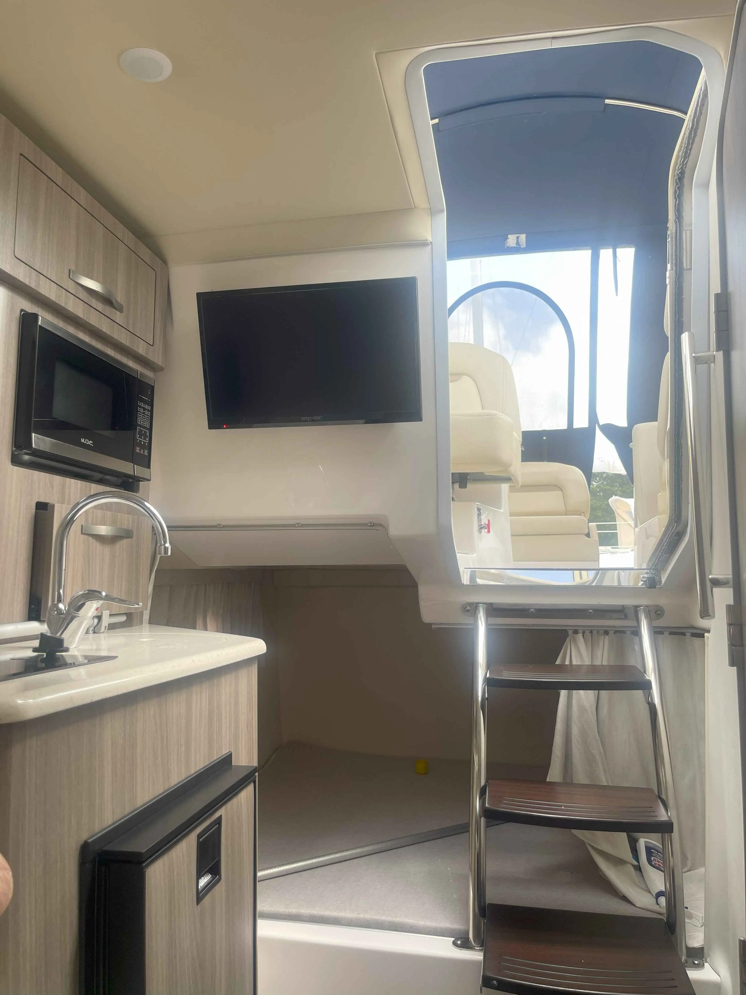 2019 Regal 28 express