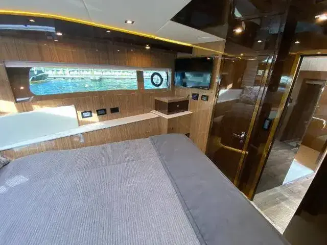 Cruisers Yachts 60 Fly