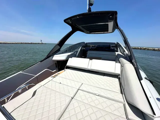 Fairline F Line 33