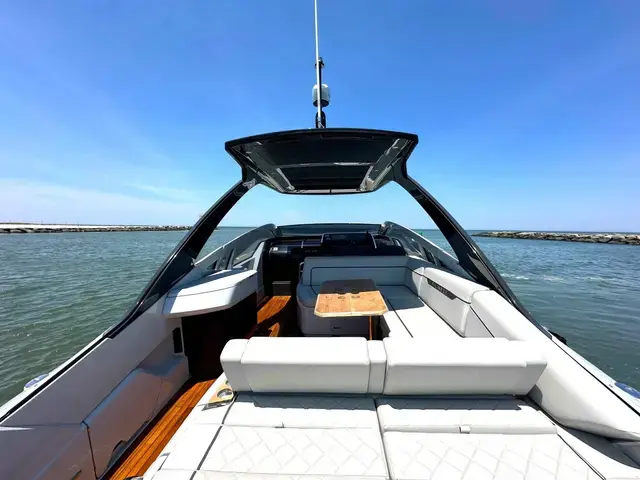 Fairline F Line 33