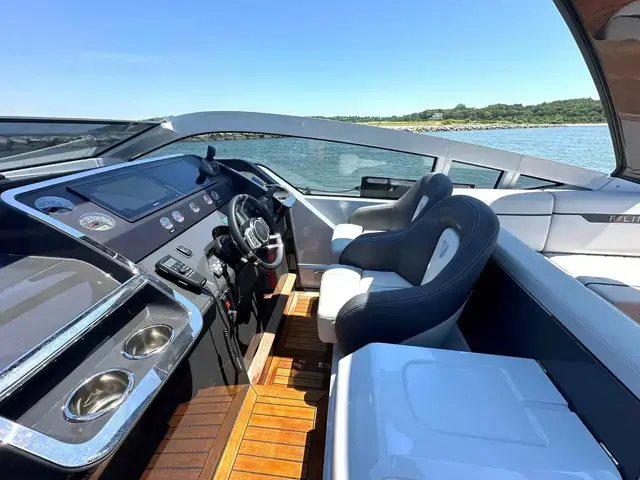 Fairline F Line 33