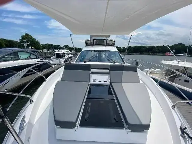 Cruisers Yachts 60 Fly