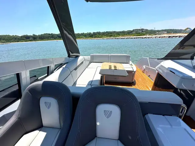 Fairline F Line 33