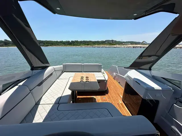 Fairline F Line 33