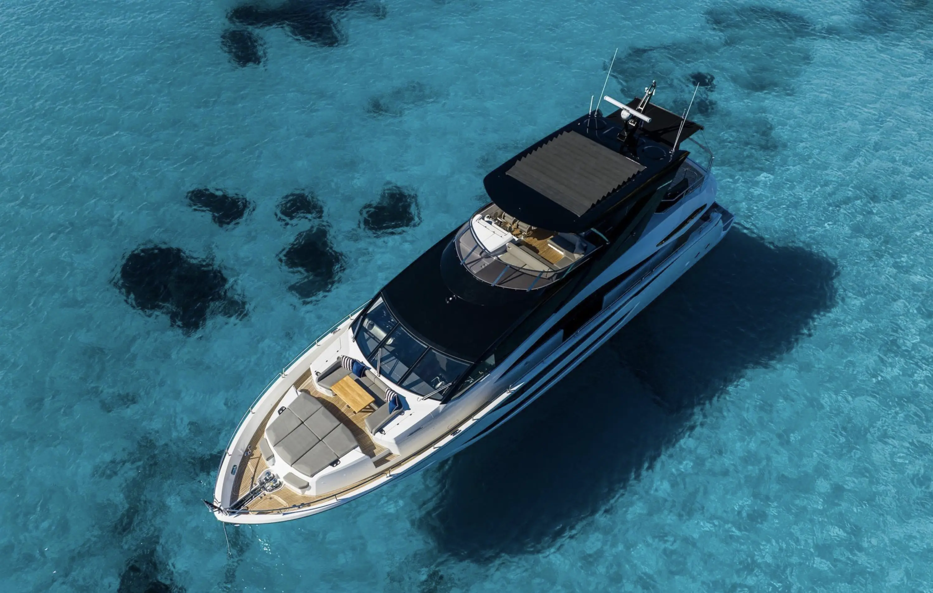 2024 Sunseeker 88 yacht