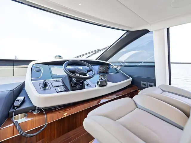 Fairline Squadron 68