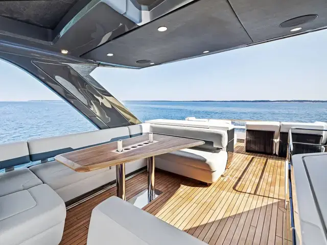 Fairline Squadron 68