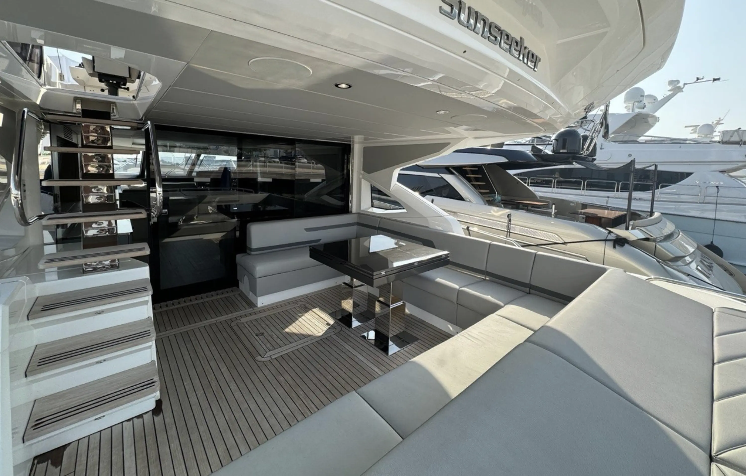 2023 Sunseeker sport yacht 74 xps