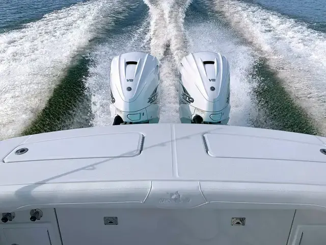 Regulator Boats 34