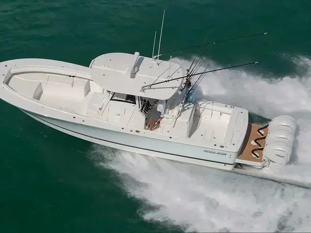 Regulator Boats 34