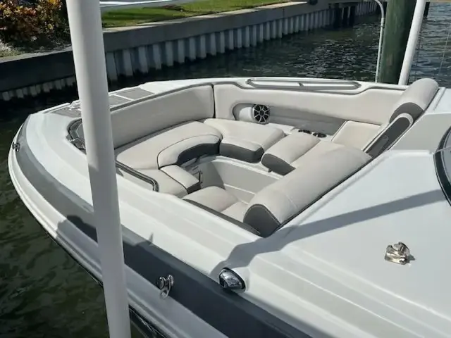 Crownline 285XS