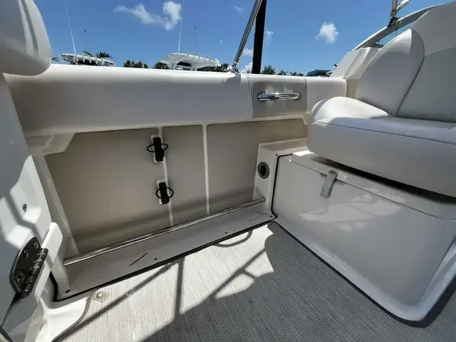 Robalo R227