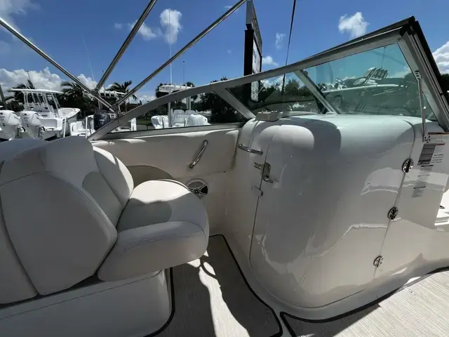 Robalo R227