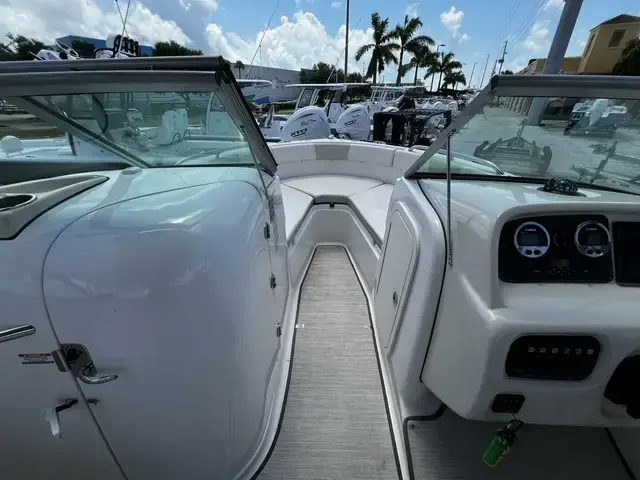 Robalo R227