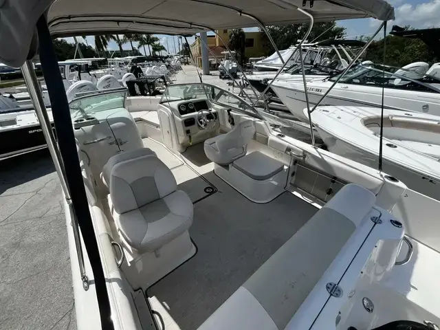 Robalo R227