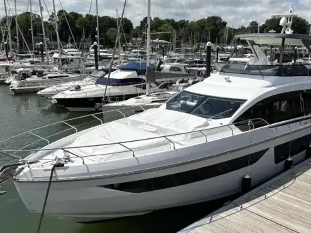 Azimut Flybridge 68