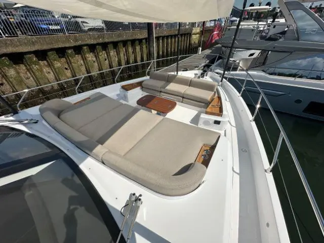 2024 Azimut flybridge 68