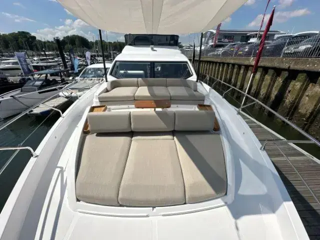 Azimut Flybridge 68