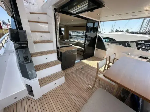 Azimut Flybridge 68