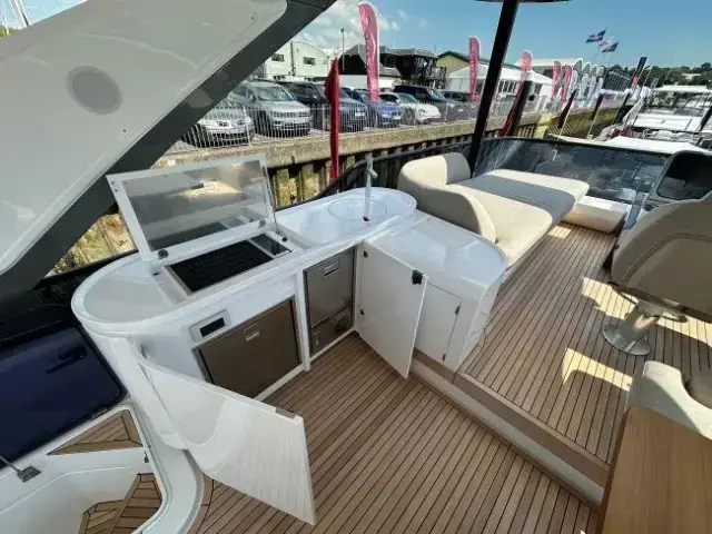 Azimut Flybridge 68