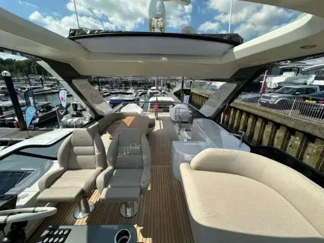 Azimut Flybridge 68