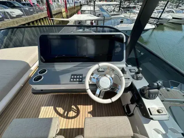 Azimut Flybridge 68