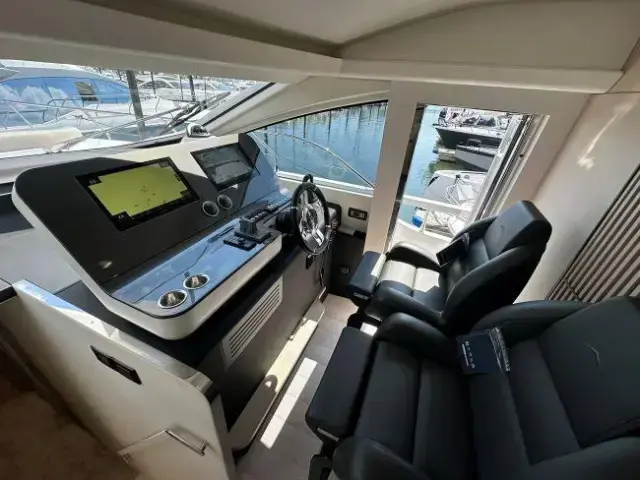 Azimut Flybridge 68