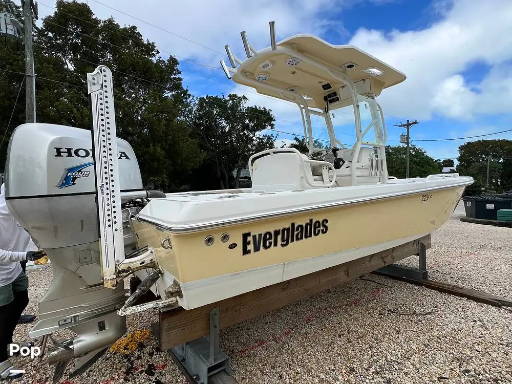 2006 Everglades Boats 223 cc