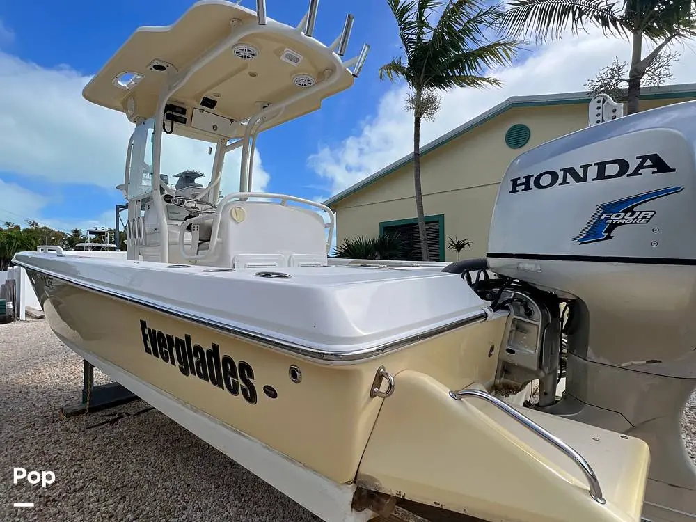 2006 Everglades Boats 223 cc