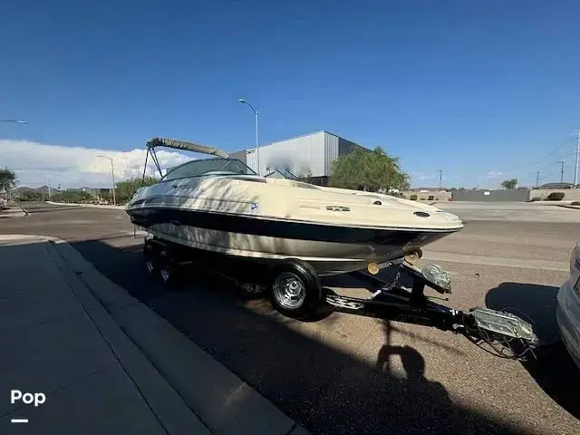 Sea Ray 220 Sundeck