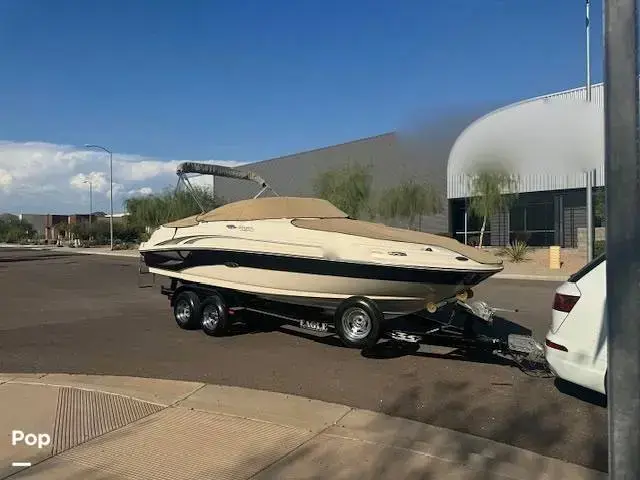 Sea Ray 220 Sundeck