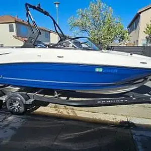 2022 Bayliner VR5