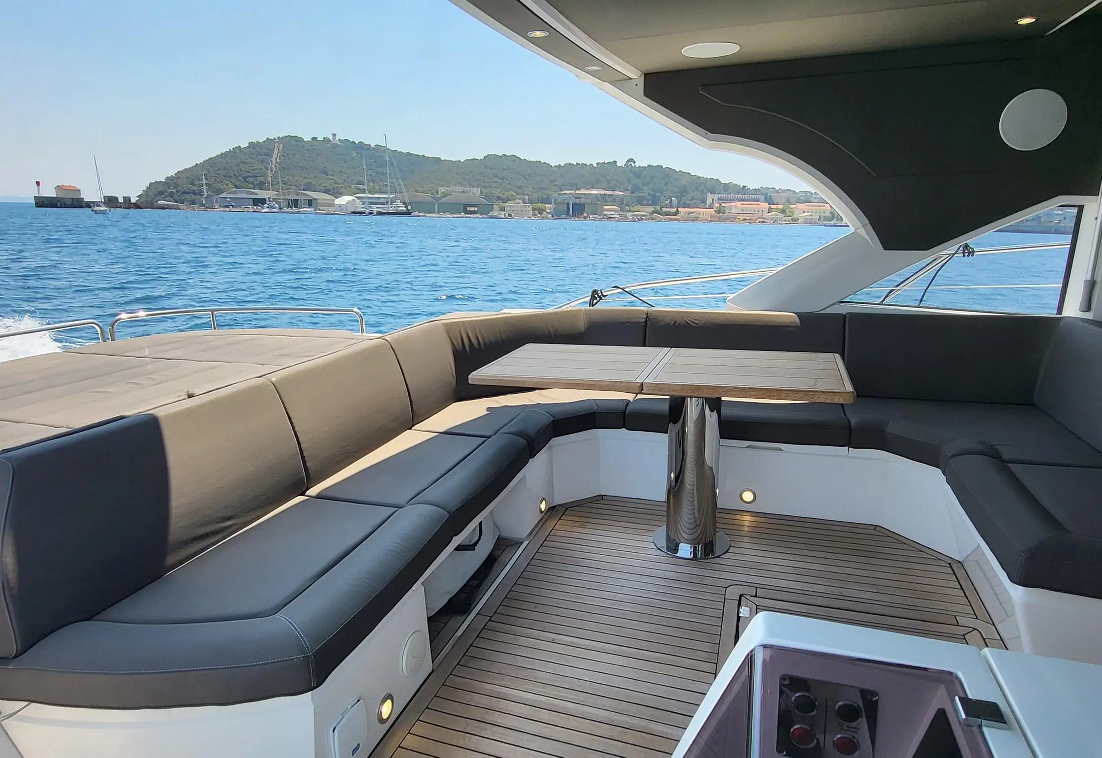 2017 Sunseeker predator 57