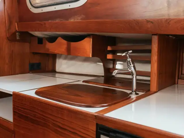 FAIRWAYS MARINE Marine Fisher 30 Pilothouse Ketch