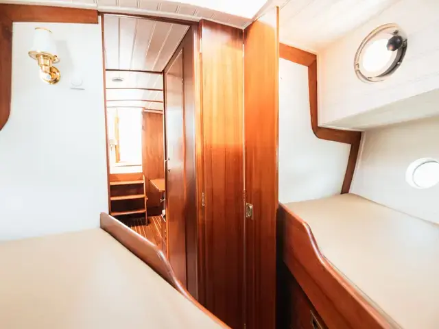 FAIRWAYS MARINE Marine Fisher 30 Pilothouse Ketch