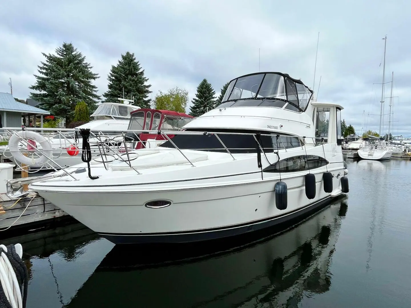 2004 Carver 396 motor yacht