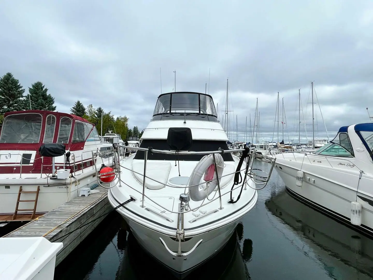 2004 Carver 396 motor yacht