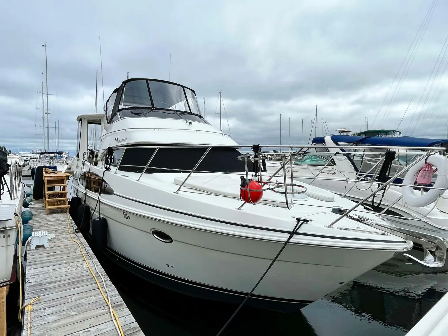 2004 Carver 396 motor yacht