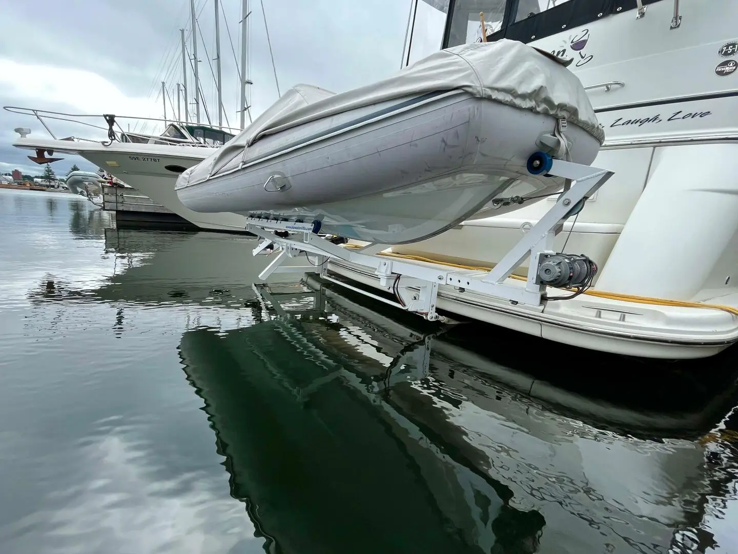 2004 Carver 396 motor yacht