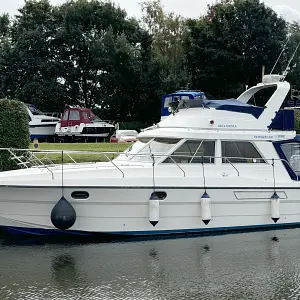 1989 Princess 330