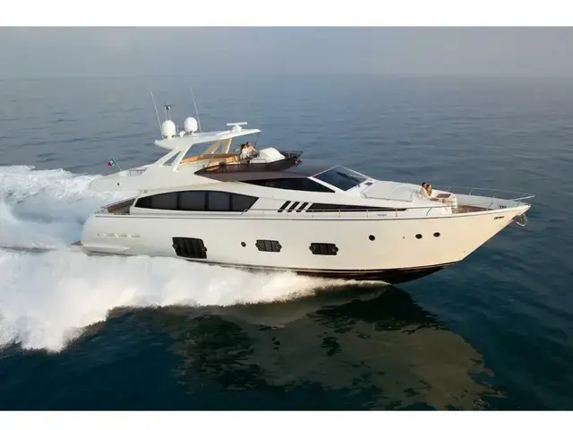 Ferretti Yachts 800