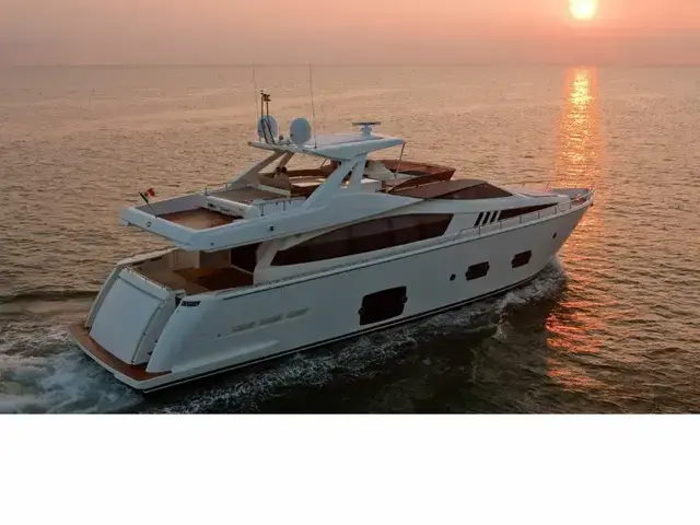 Ferretti Yachts 800