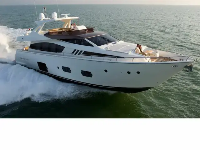 Ferretti Yachts 800