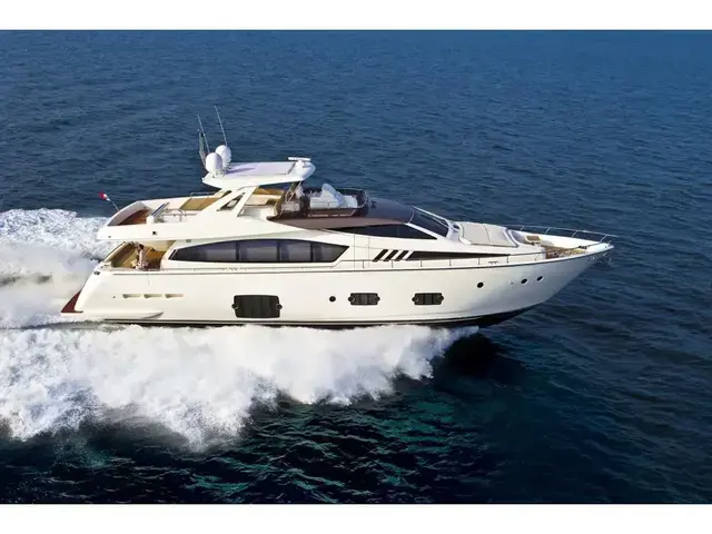 Ferretti Yachts 800